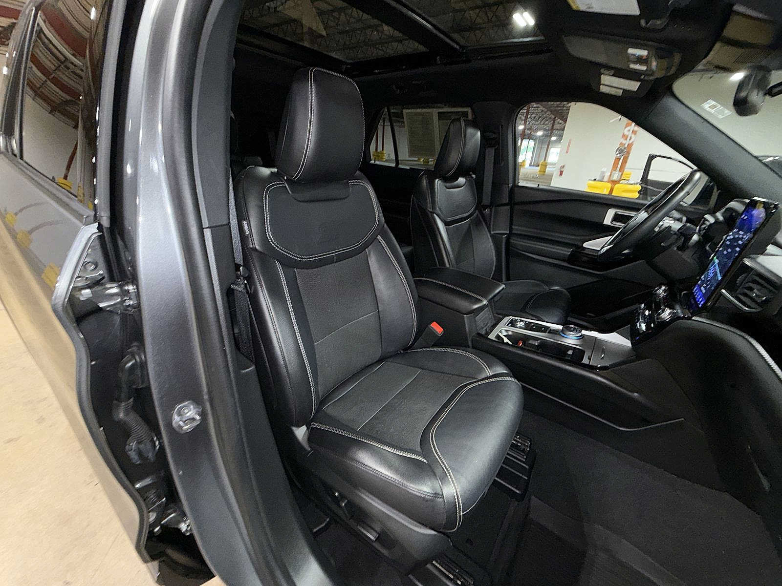 Used 2023 Ford Explorer ST w/ Equipment Group 401A AWD/4WD image 16