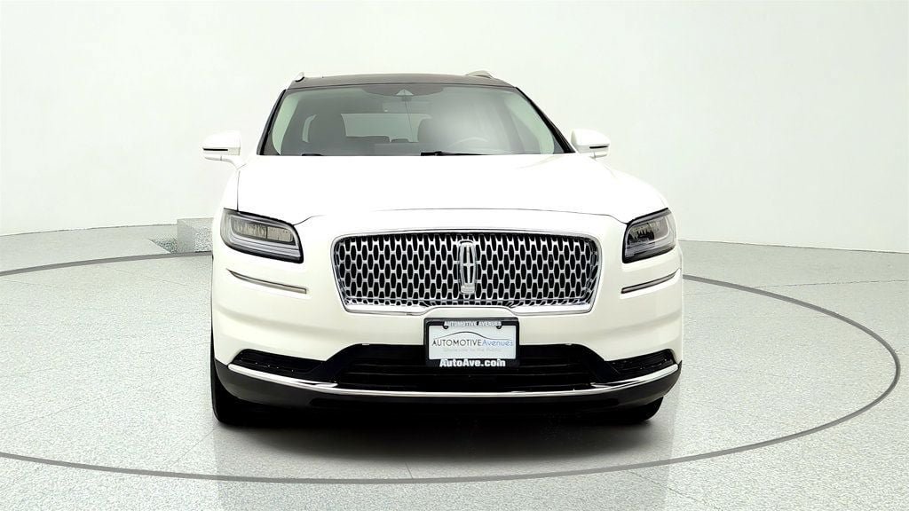 Used 2022 Lincoln Nautilus Reserve FWD image 2