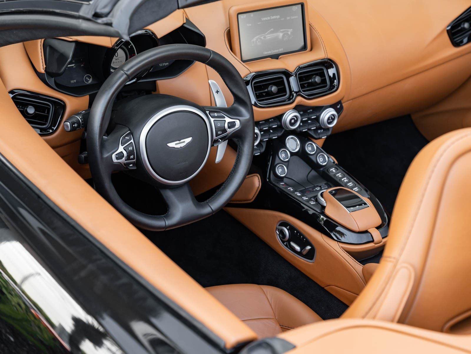 Used 2021 Aston Martin V8 Vantage Roadster RWD image 17