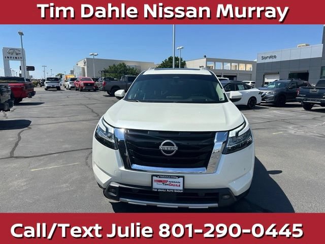 Used 2024 Nissan Pathfinder Platinum AWD/4WD image 4
