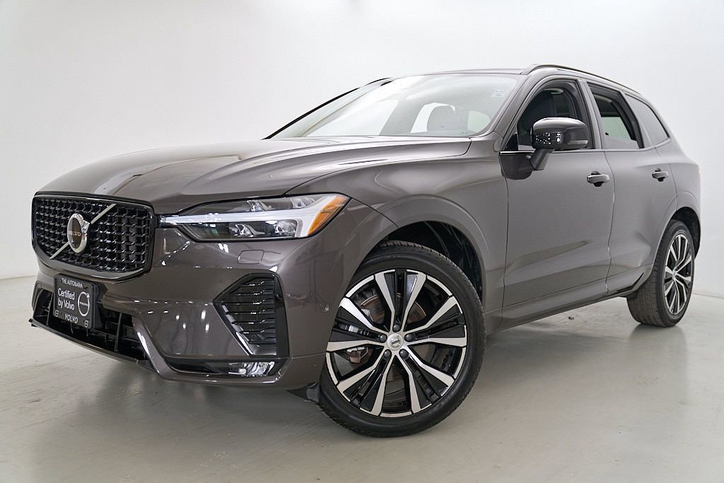 Certified 2025 Volvo XC60 B5 Plus AWD/4WD image 2