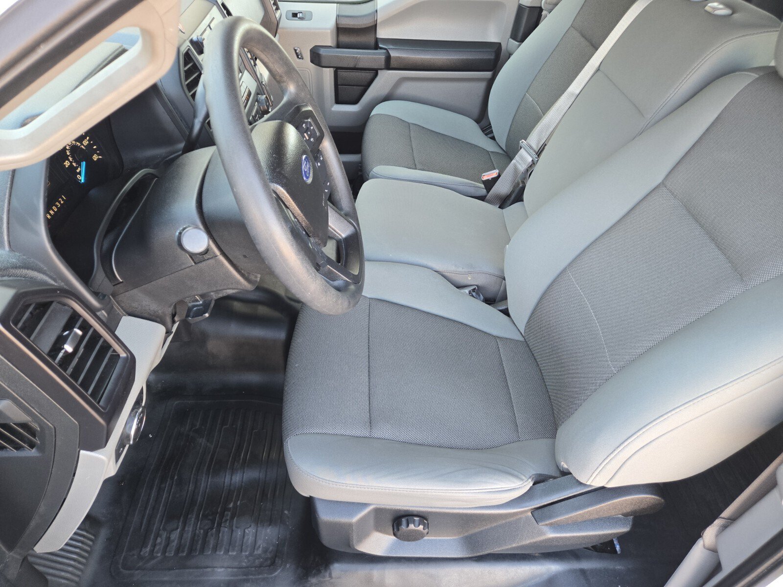 Used 2017 Ford F150 XL w/ Equipment Group 101A Mid RWD image 7