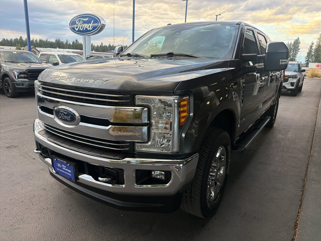 Used 2017 Ford F250 Lariat w/ Lariat Ultimate Package AWD/4WD image 3