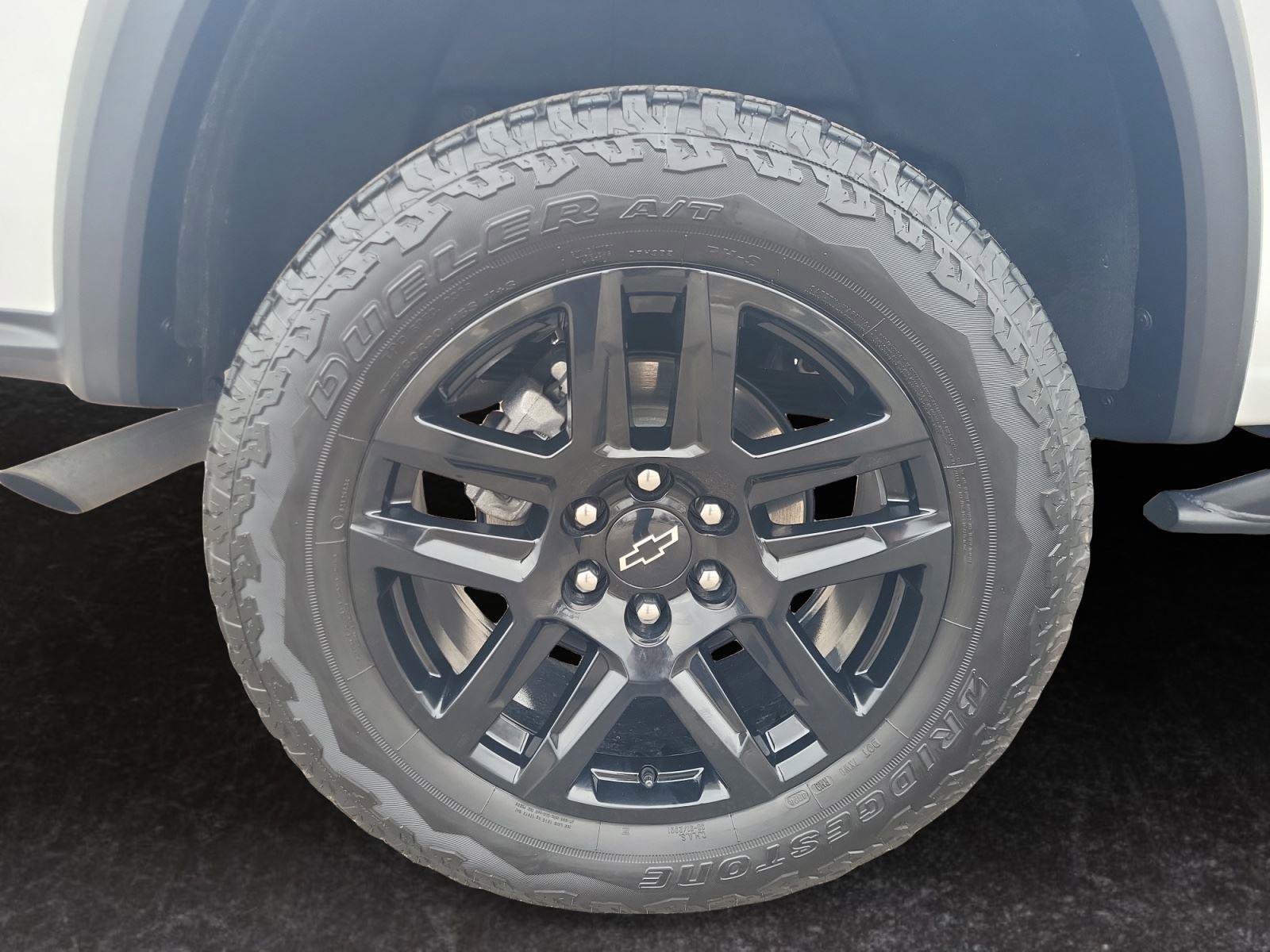 Used 2025 Chevrolet Colorado Trail Boss image 15