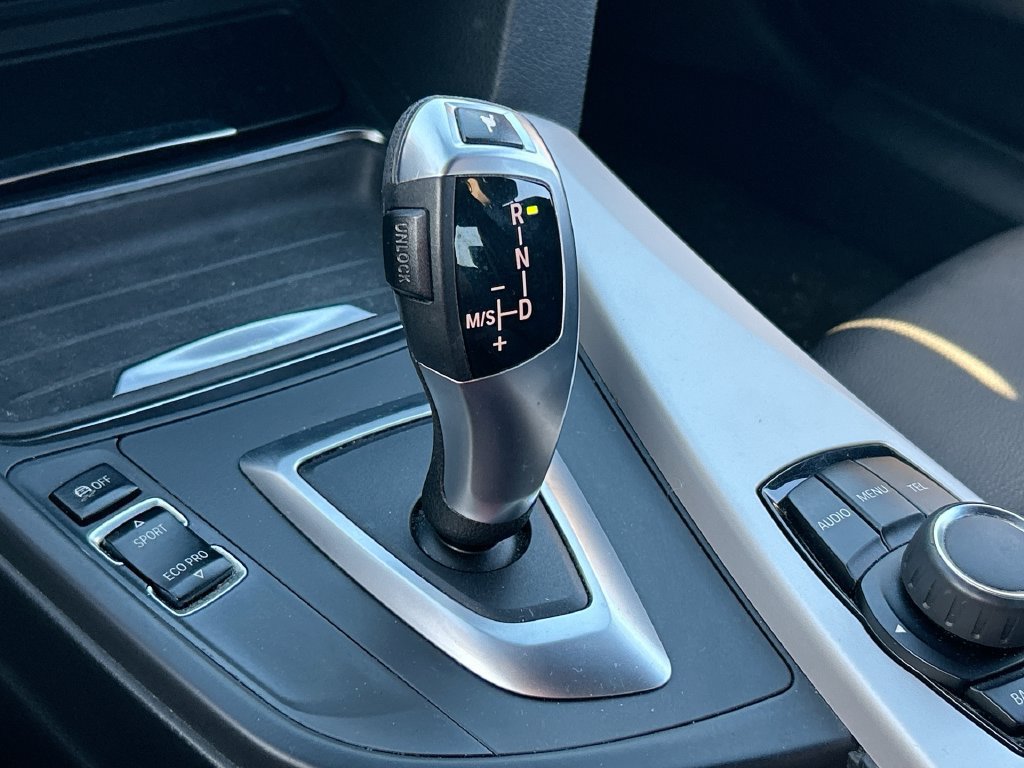 Used 2014 BMW 320i Sedan RWD image 23