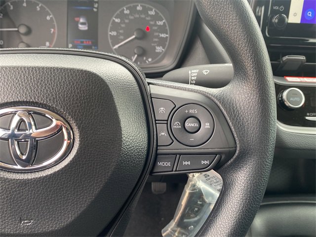 Used 2025 Toyota Corolla LE image 24