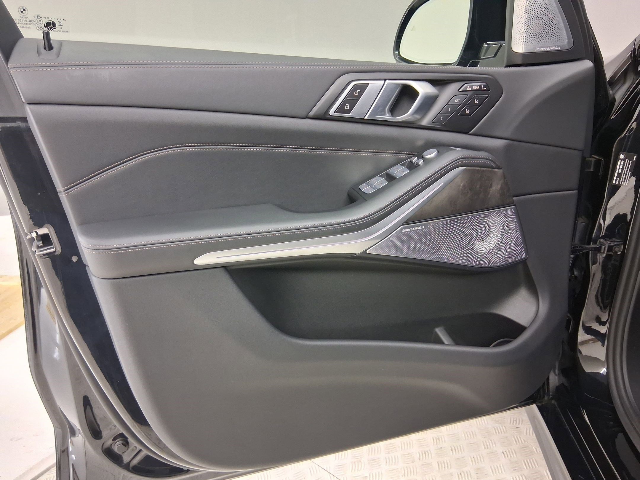 Certified 2024 BMW X7 M60i w/ Executive Package image 19