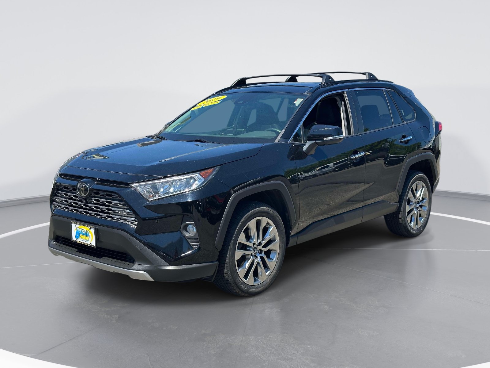 Used 2019 Toyota RAV4 Limited w/ Advanced Technology Package AWD/4WD image 3