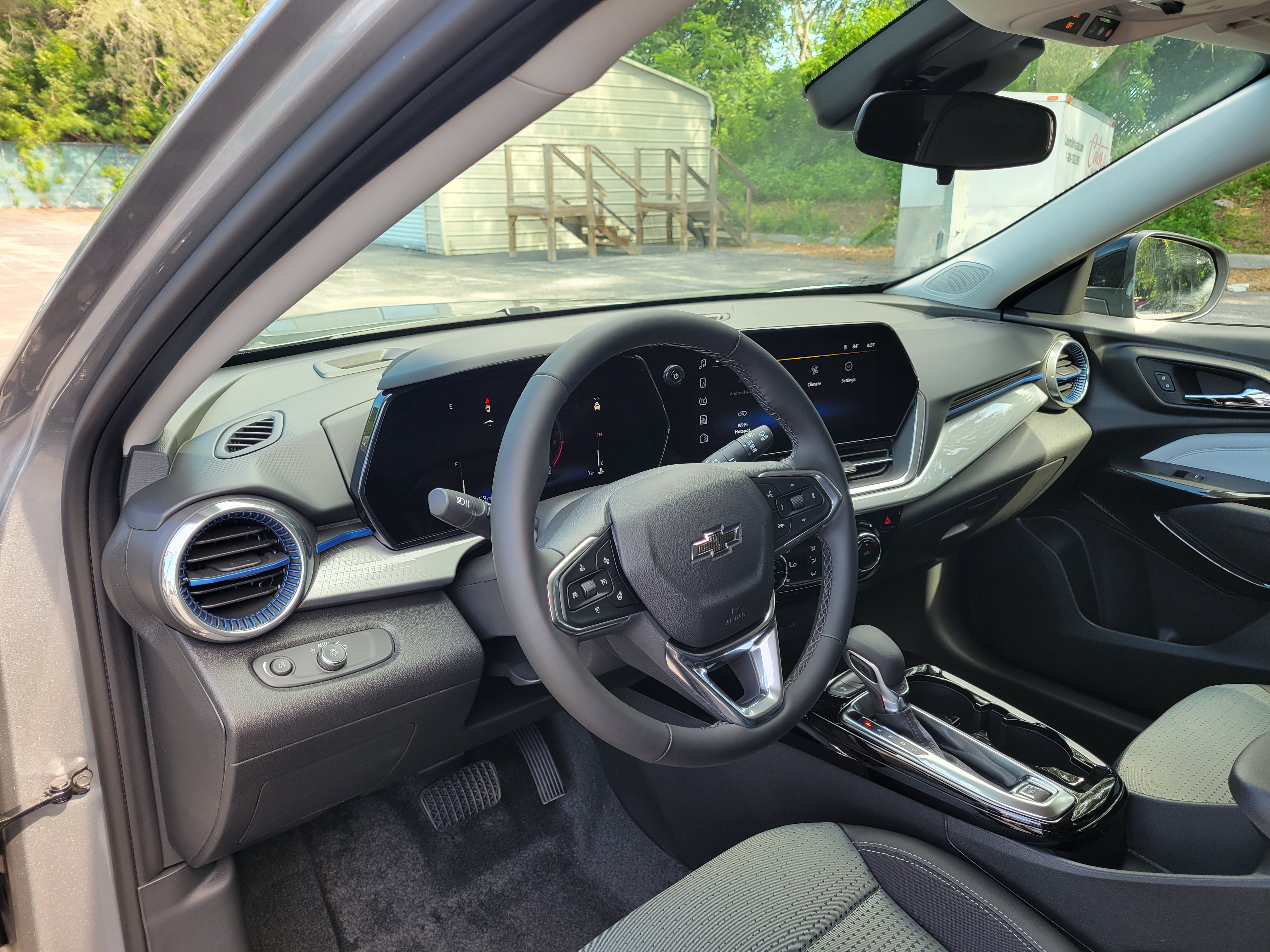 New 2026 Chevrolet Trax LT w/ Driver Confidence Package FWD image 24