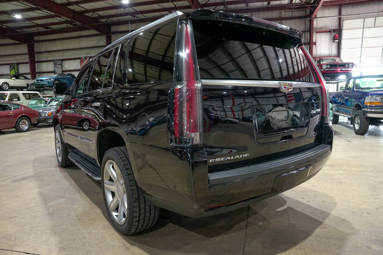 Used 2017 Cadillac Escalade Luxury AWD/4WD image 6