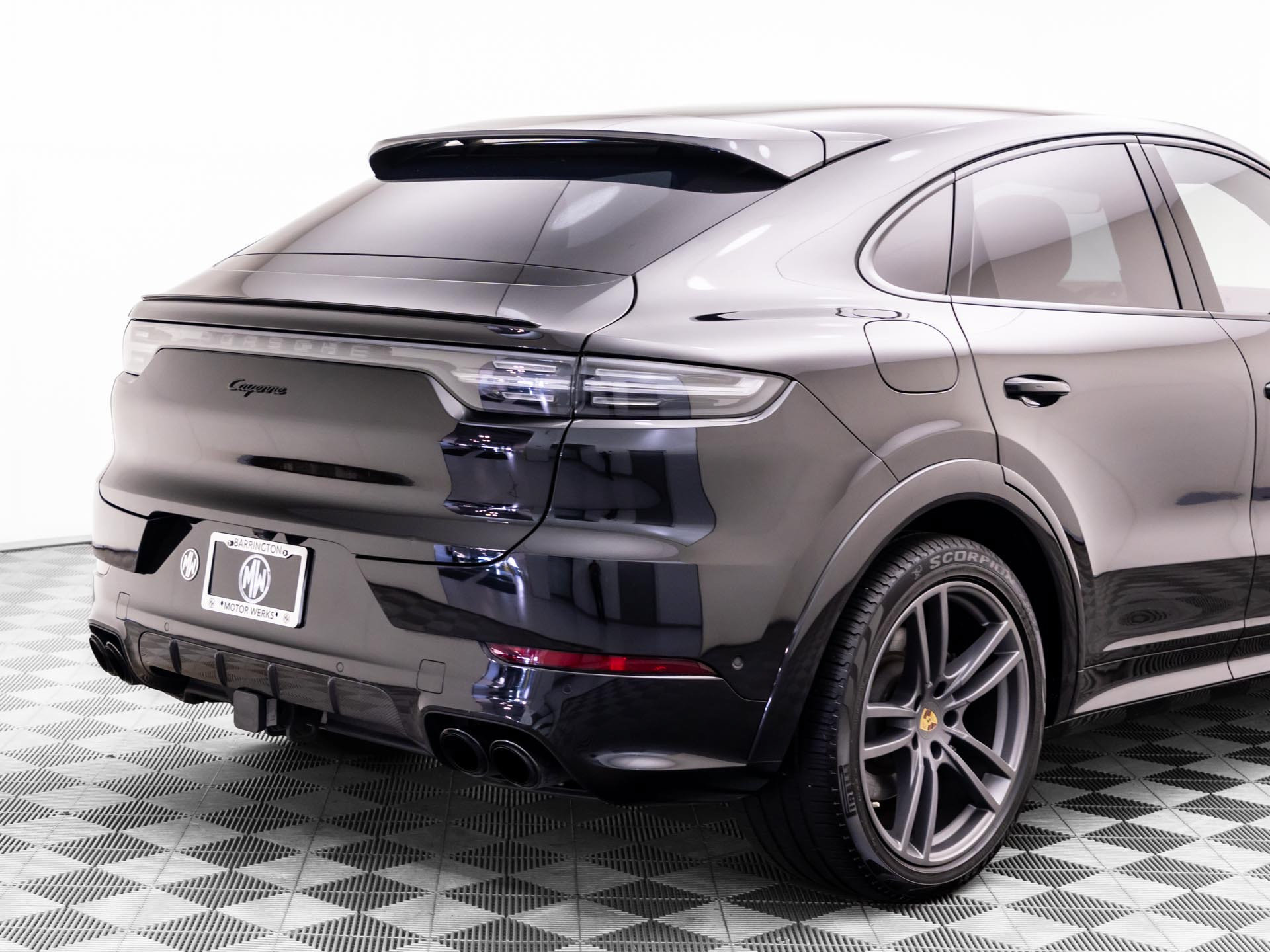 Used 2023 Porsche Cayenne Platinum Edition AWD/4WD image 34