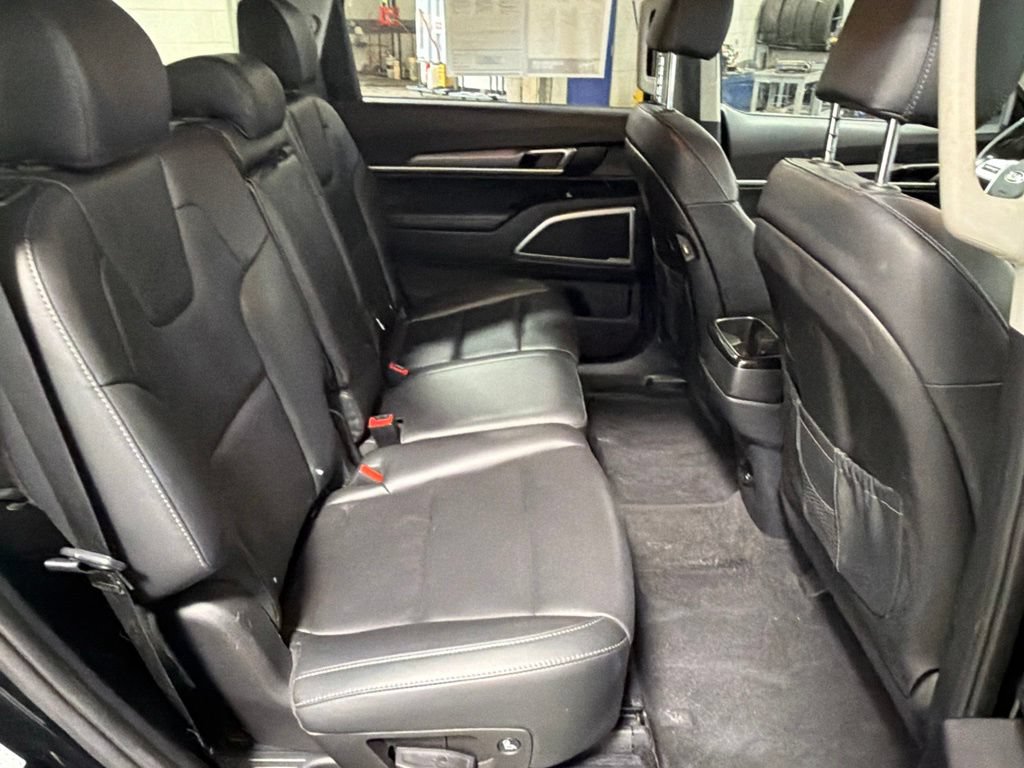 Used 2020 Kia Telluride LX AWD/4WD image 10