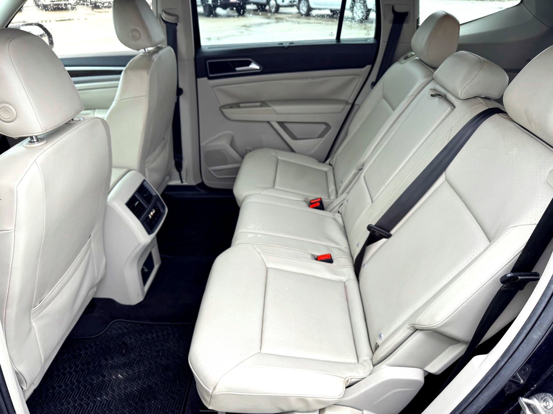 Used 2018 Volkswagen Atlas SE FWD image 17