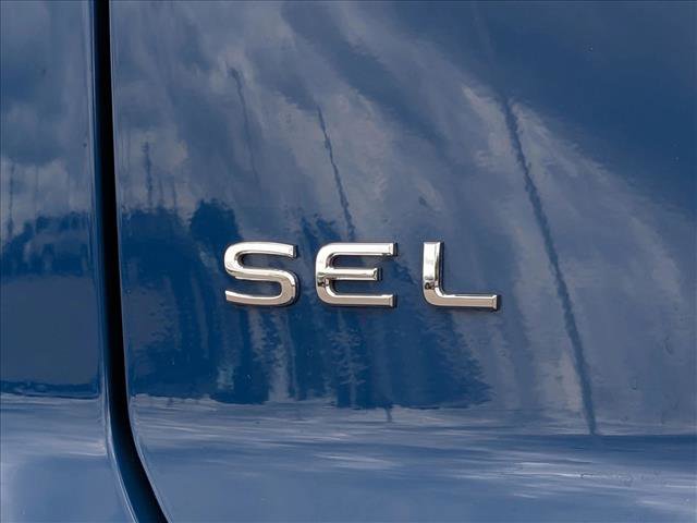 Used 2025 Volkswagen Atlas Cross Sport SEL Premium R-Line image 23