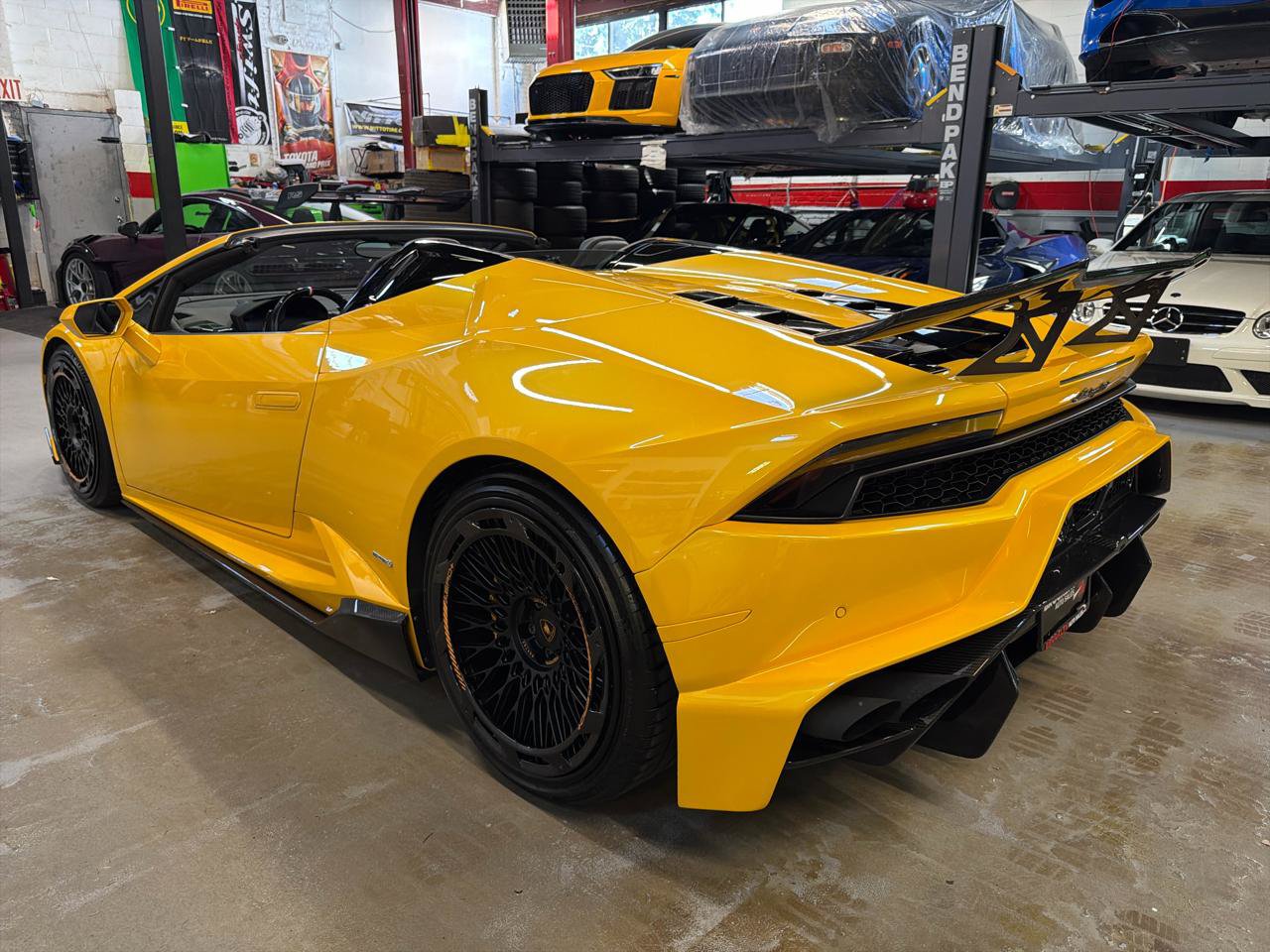 Used 2016 Lamborghini Huracan LP 610-4 AWD/4WD image 9