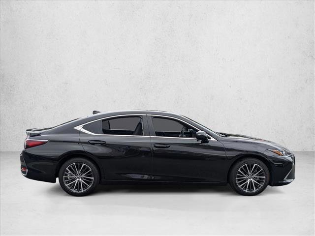 Used 2025 Lexus ES 300h w/ Premium Package FWD image 4