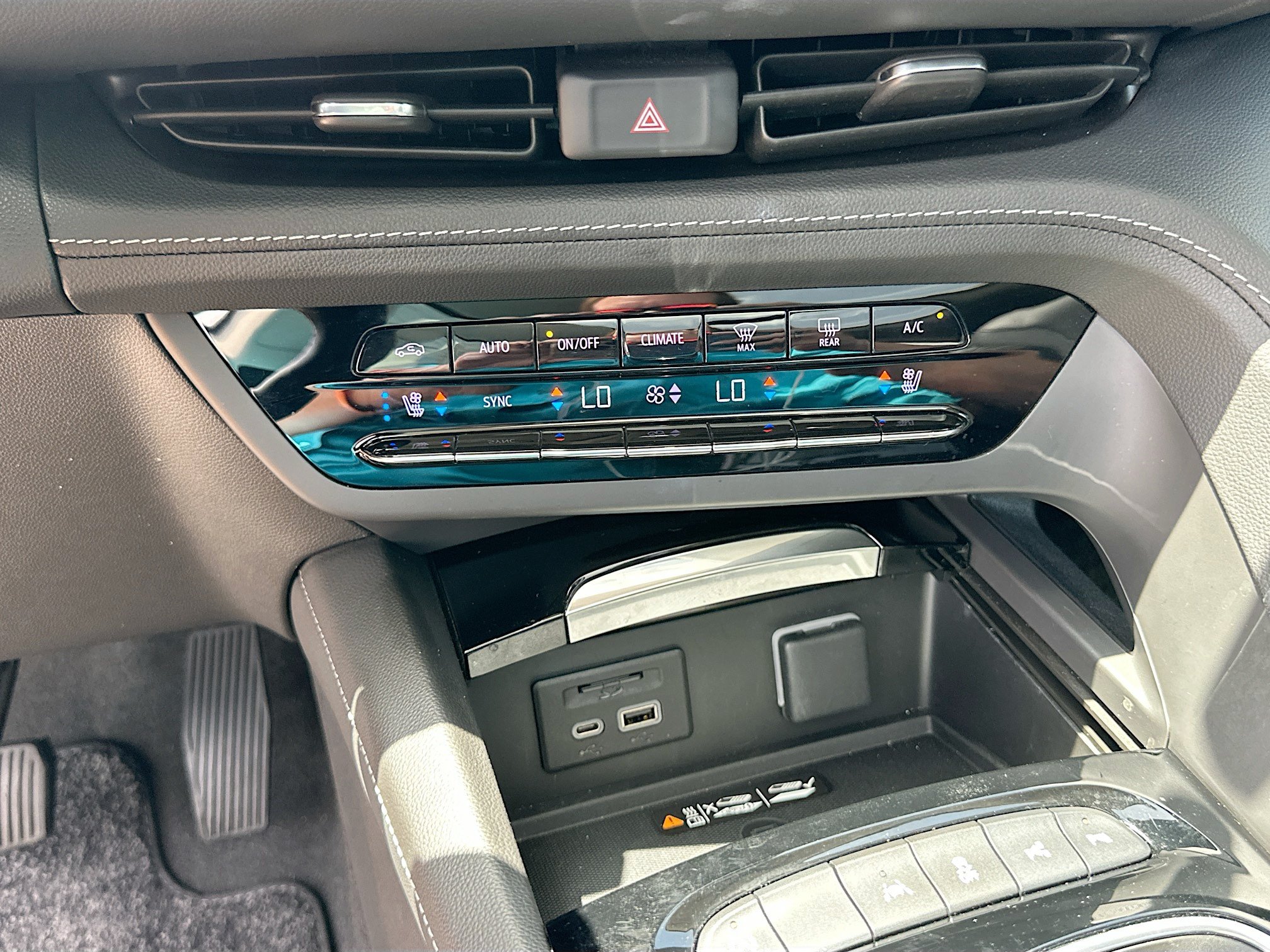 Used 2023 Buick Envision Avenir FWD image 16