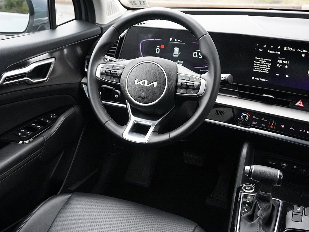 Used 2023 Kia Sportage EX image 29
