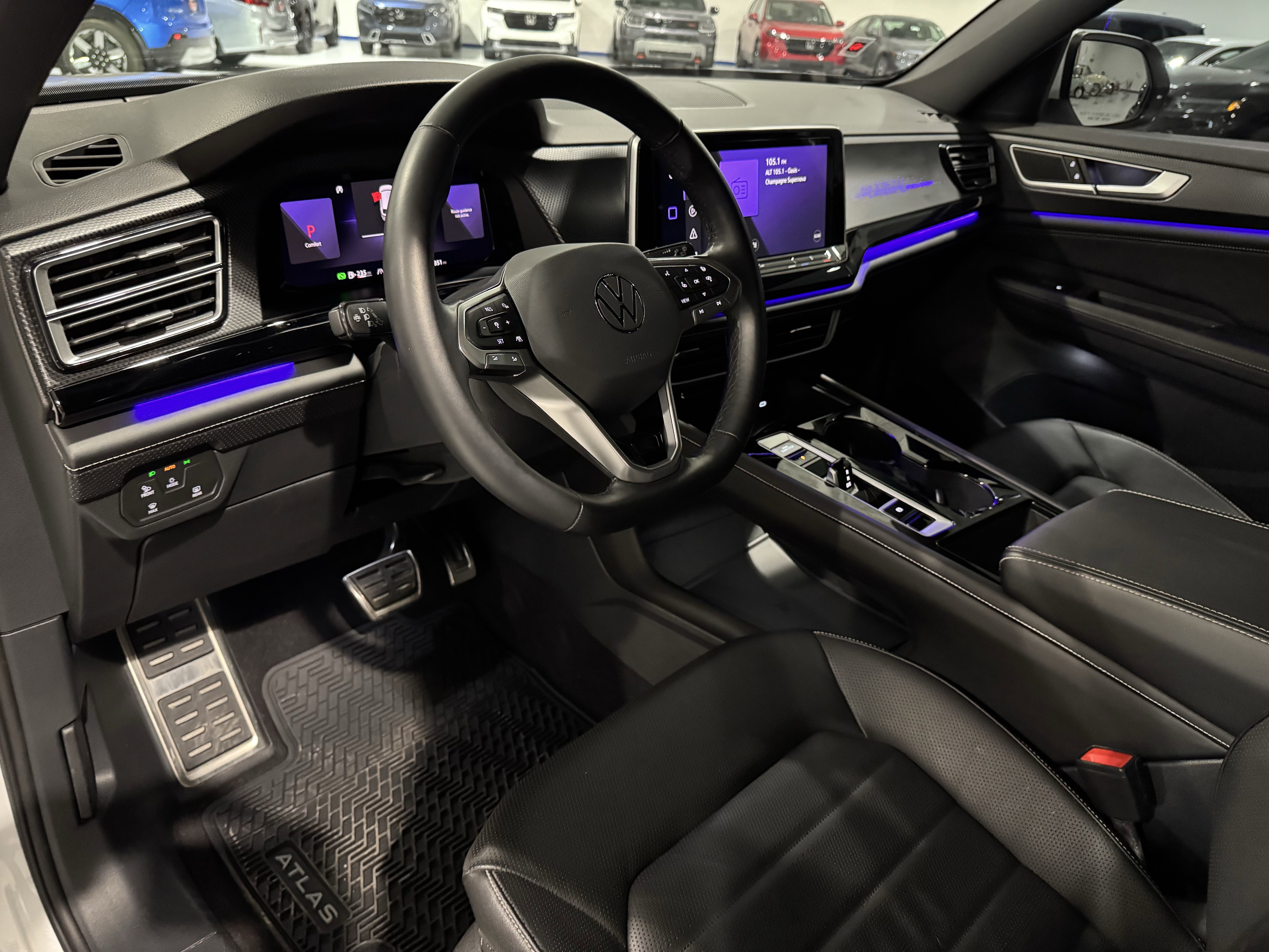 Used 2024 Volkswagen Atlas Cross Sport SEL R-Line image 28