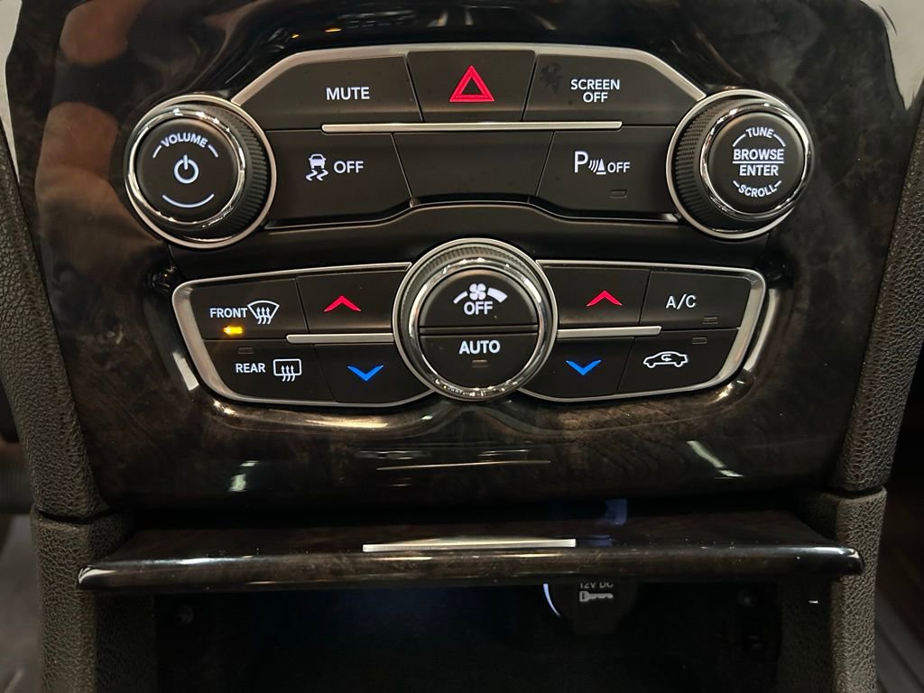 Used 2023 Chrysler 300 Touring L w/ Popular Equipment Group image 24