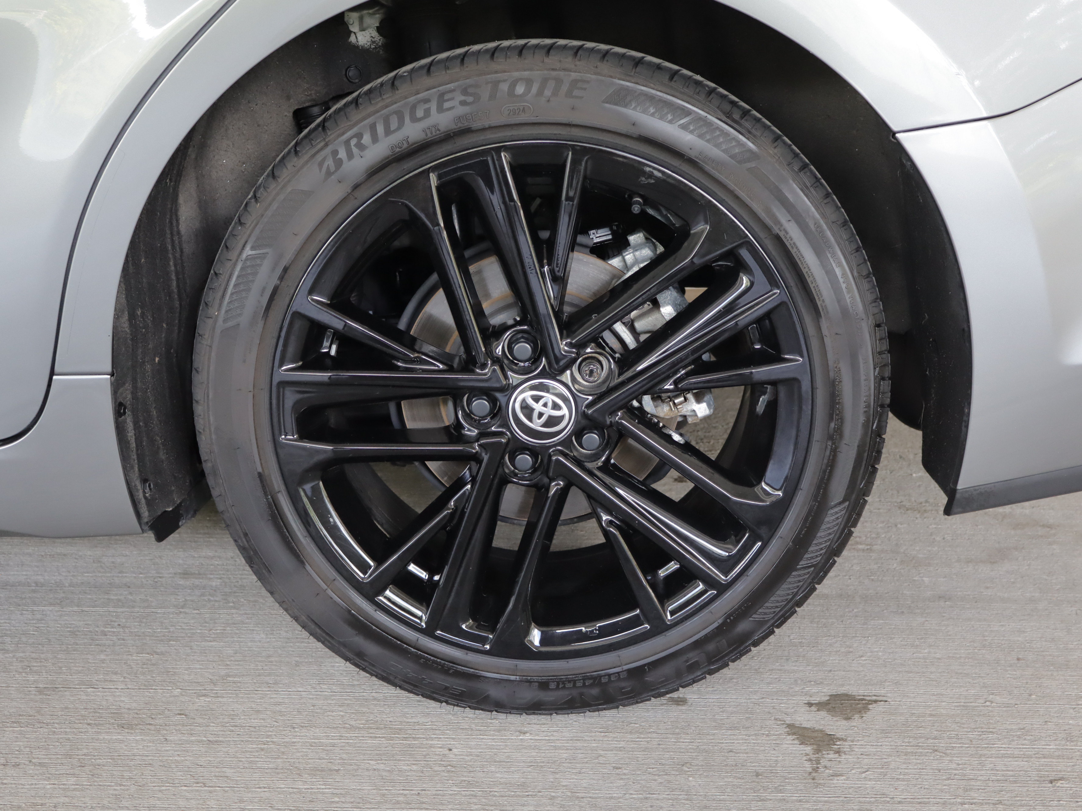 Used 2025 Toyota Camry SE w/ Convenience Package FWD image 26