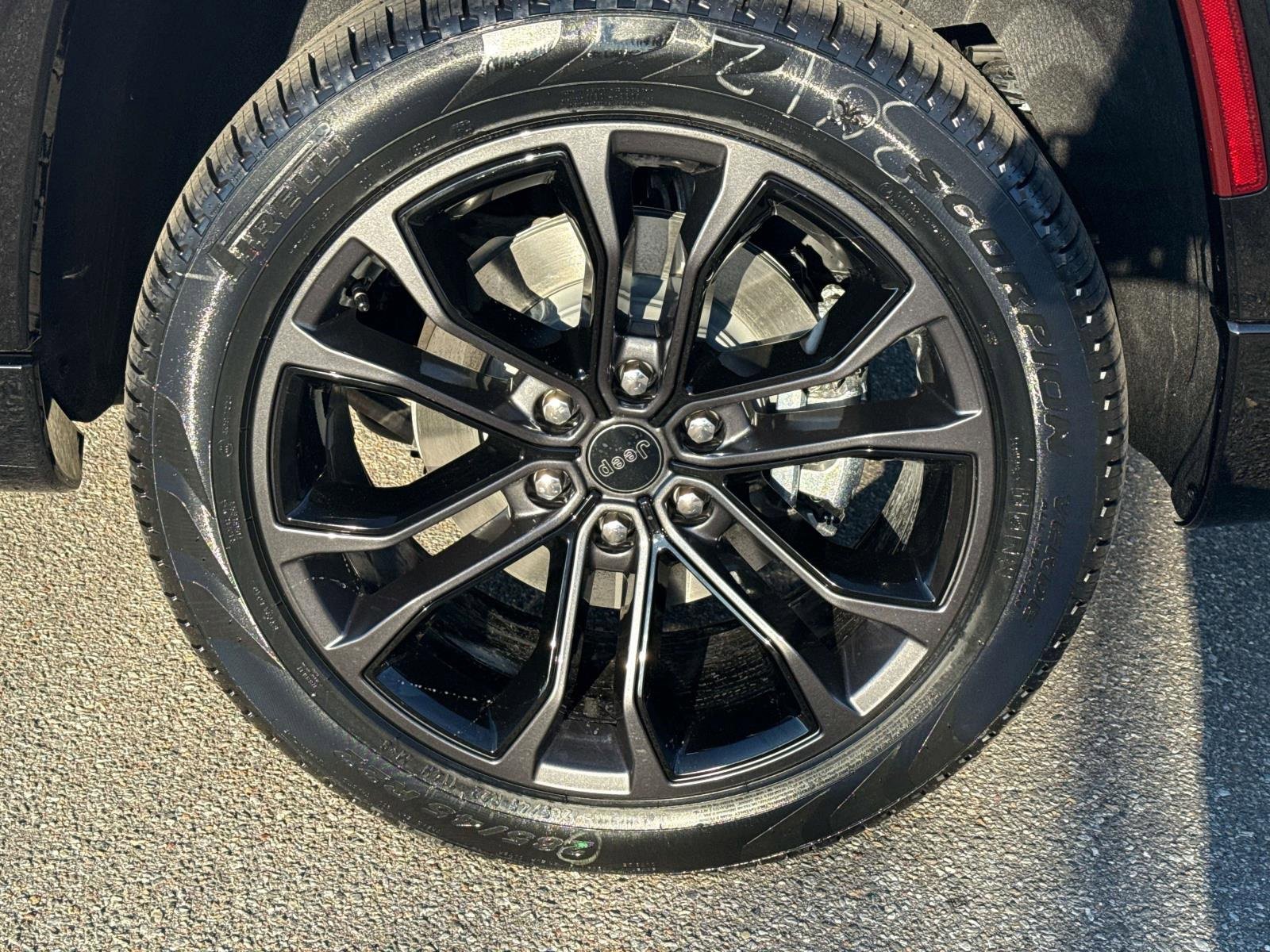 New 2026 Jeep Grand Wagoneer L Summit image 9