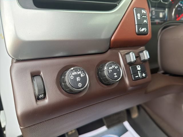 Used 2019 Chevrolet Suburban Premier AWD/4WD image 16