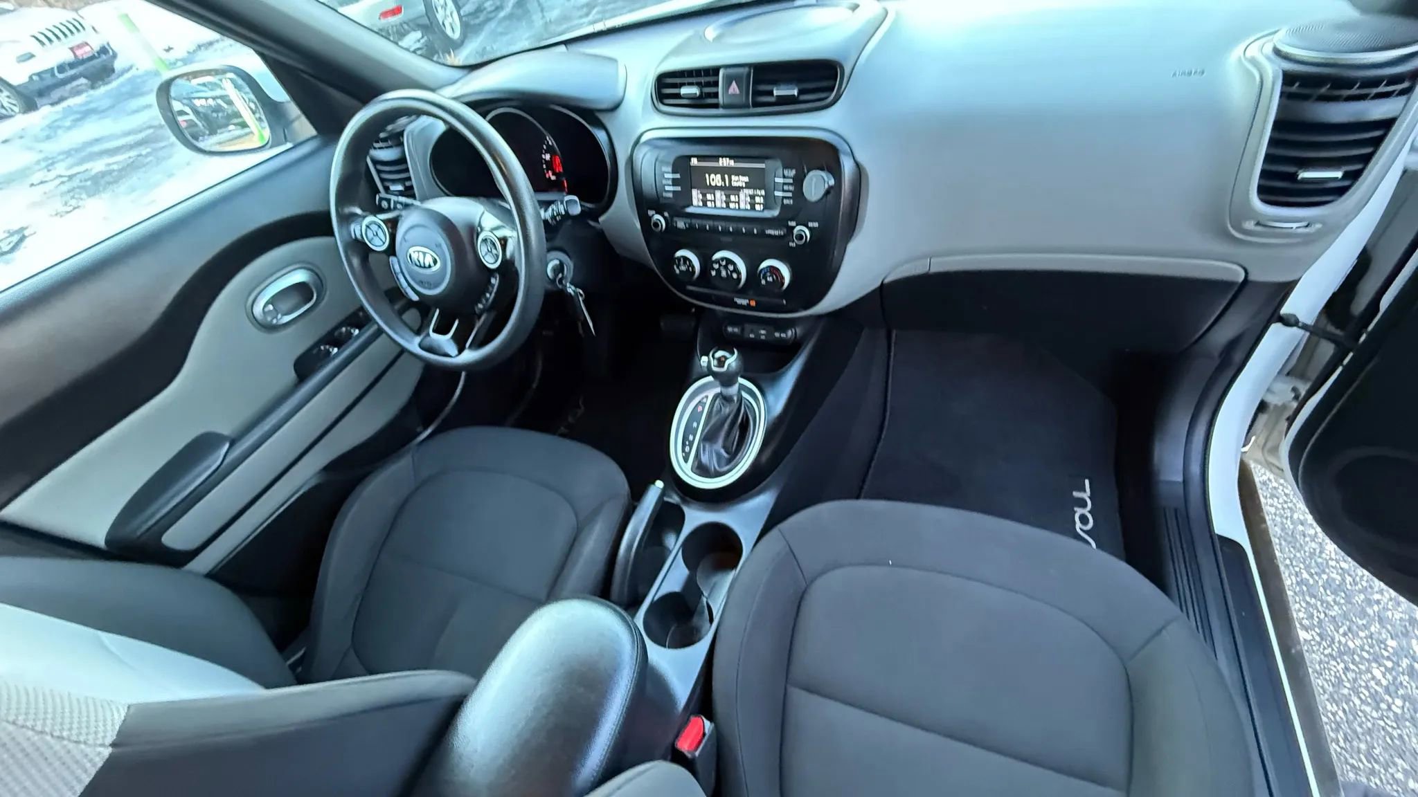 Used 2018 Kia Soul image 33