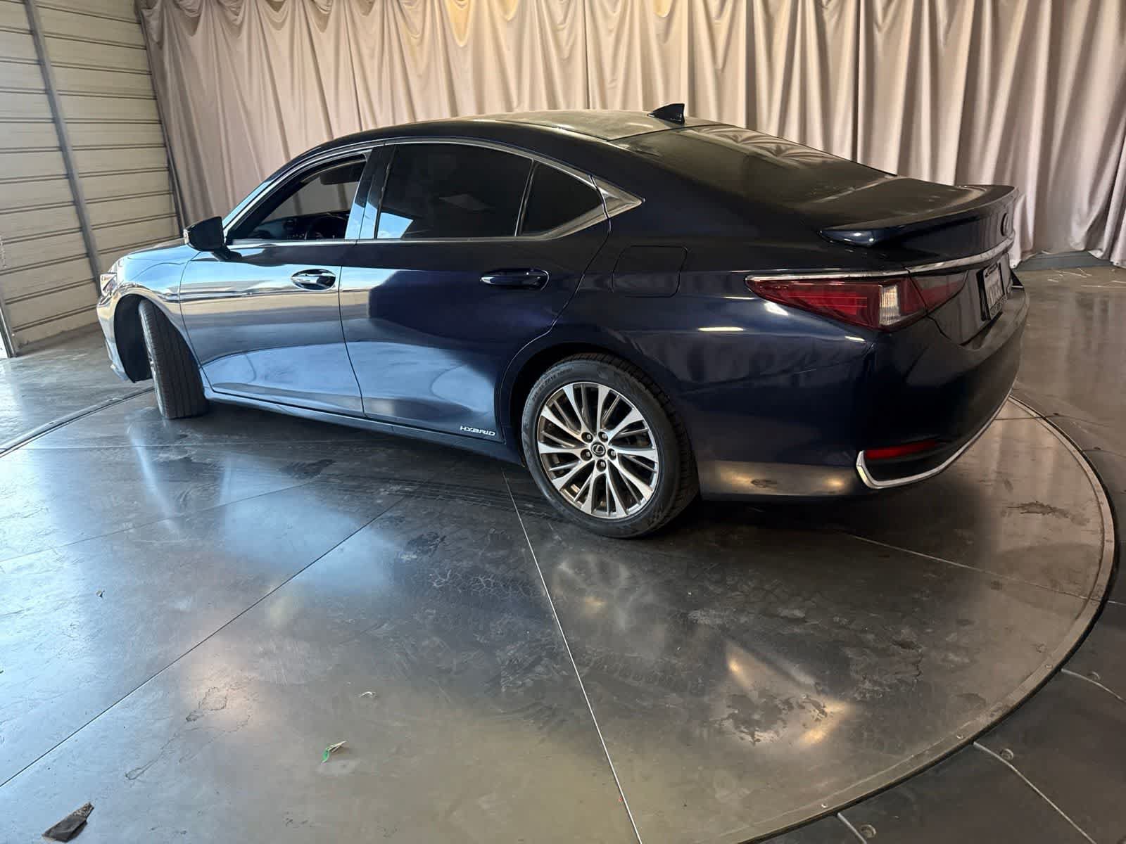 Used 2020 Lexus ES 300h w/ Premium Package FWD image 6