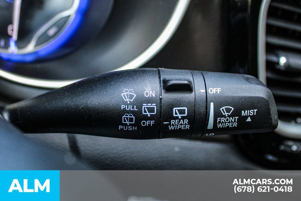 Used 2023 Chrysler Pacifica Touring-L FWD image 29