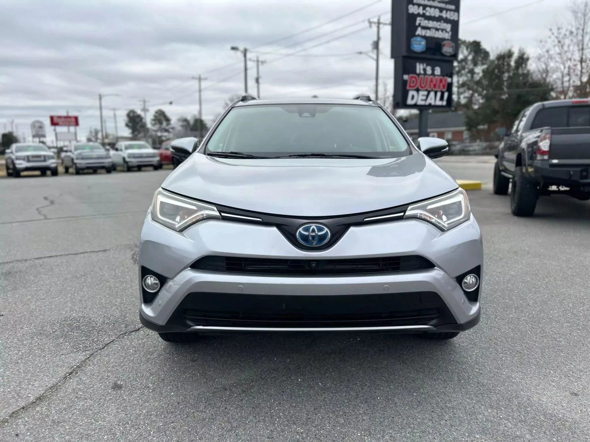 Used 2017 Toyota RAV4 Limited image 3