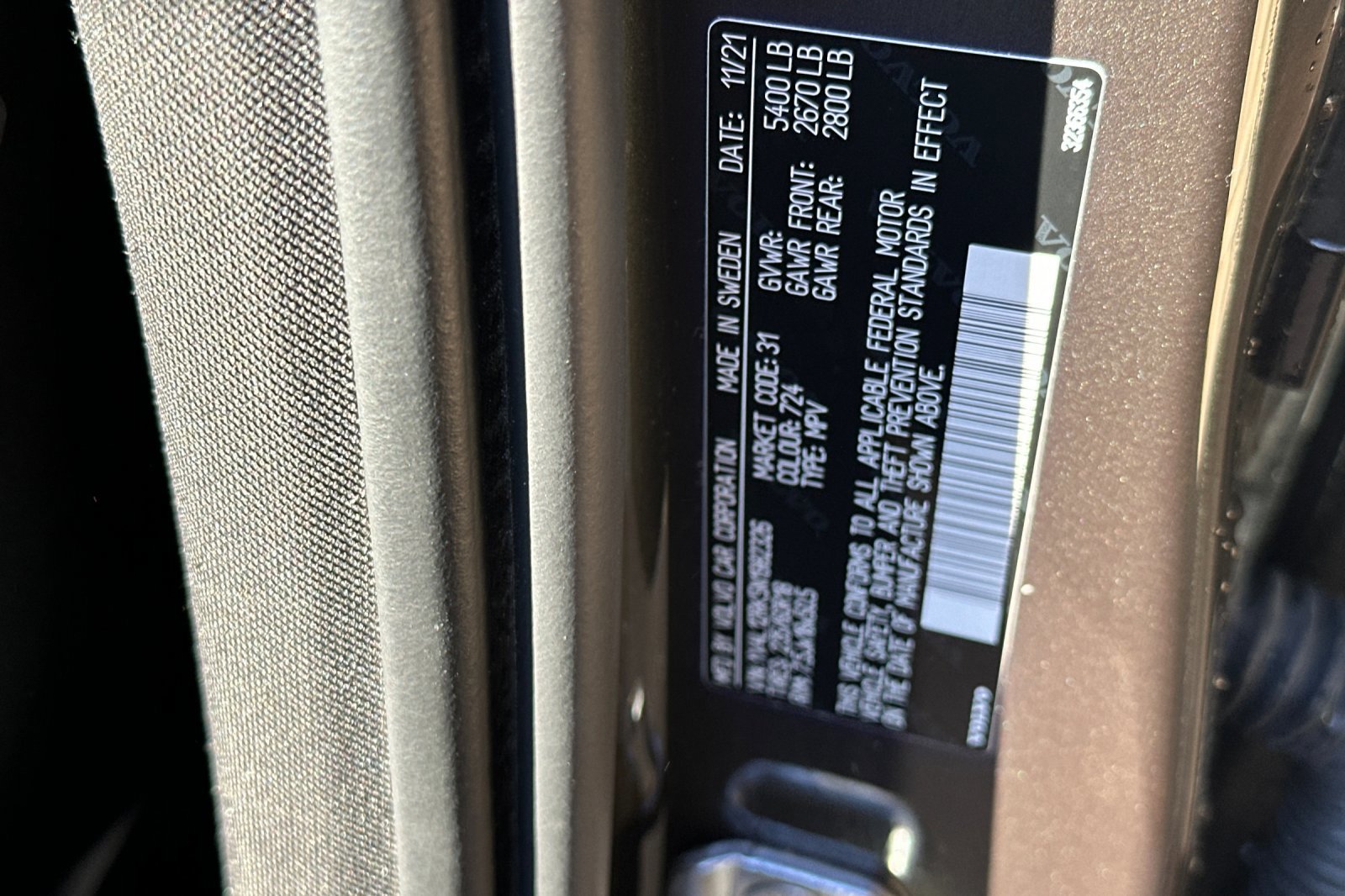 Certified 2022 Volvo XC60 B5 Momentum image 37