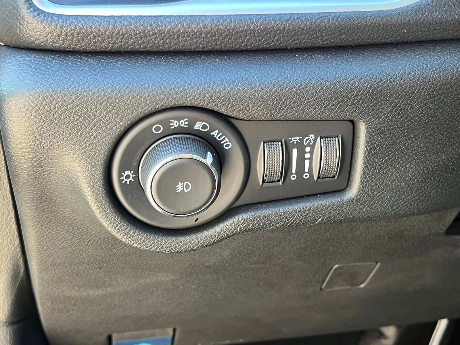 Used 2022 Chrysler Pacifica Touring-L w/ S Appearance Package FWD image 32