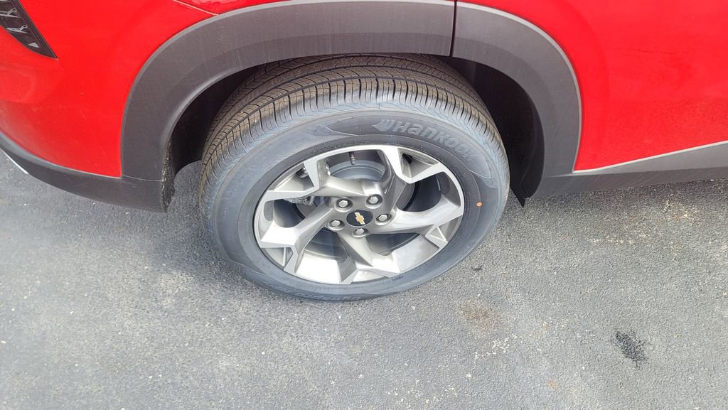 New 2026 Chevrolet Trax LT w/ Driver Confidence Package image 13