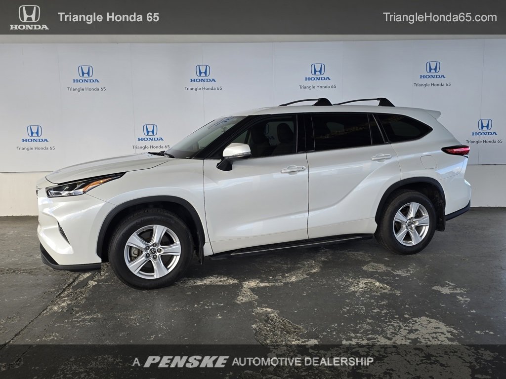 Used 2022 Toyota Highlander LE