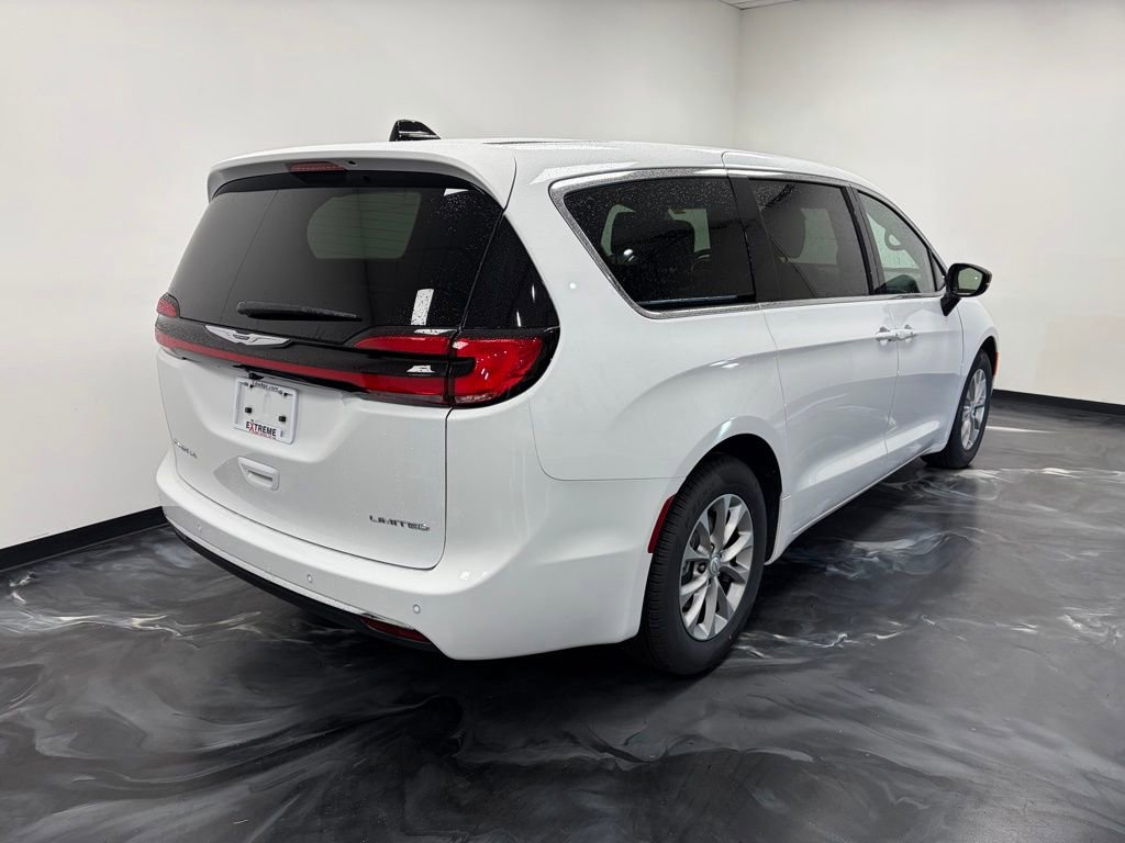 New 2026 Chrysler Pacifica Limited FWD image 21