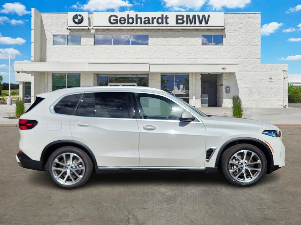 Certified 2026 BMW X5 xDrive50e w/ Premium Package AWD/4WD image 4