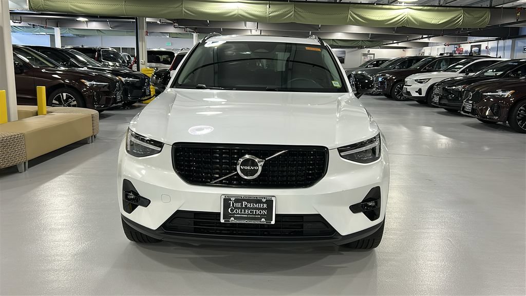 Used 2026 Volvo XC40 B5 Plus w/ Protection Package Premier AWD/4WD image 2