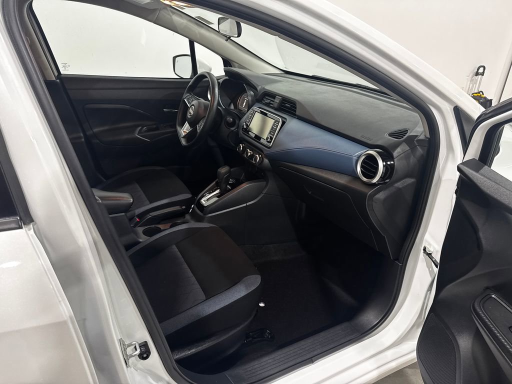 Used 2025 Nissan Versa SV w/ Trunk Package image 22