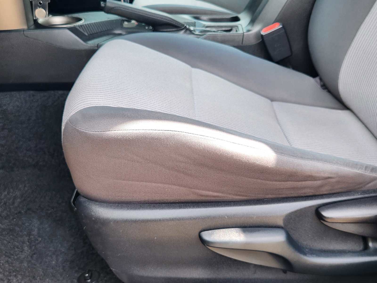 Used 2013 Toyota RAV4 LE FWD image 23