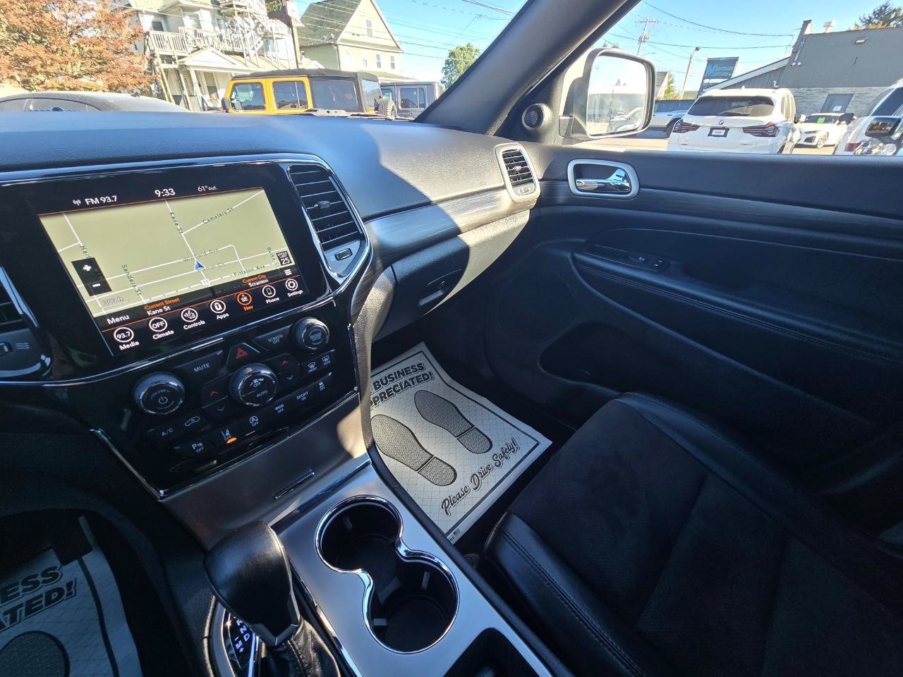 Used 2021 Jeep Grand Cherokee Laredo AWD/4WD image 12