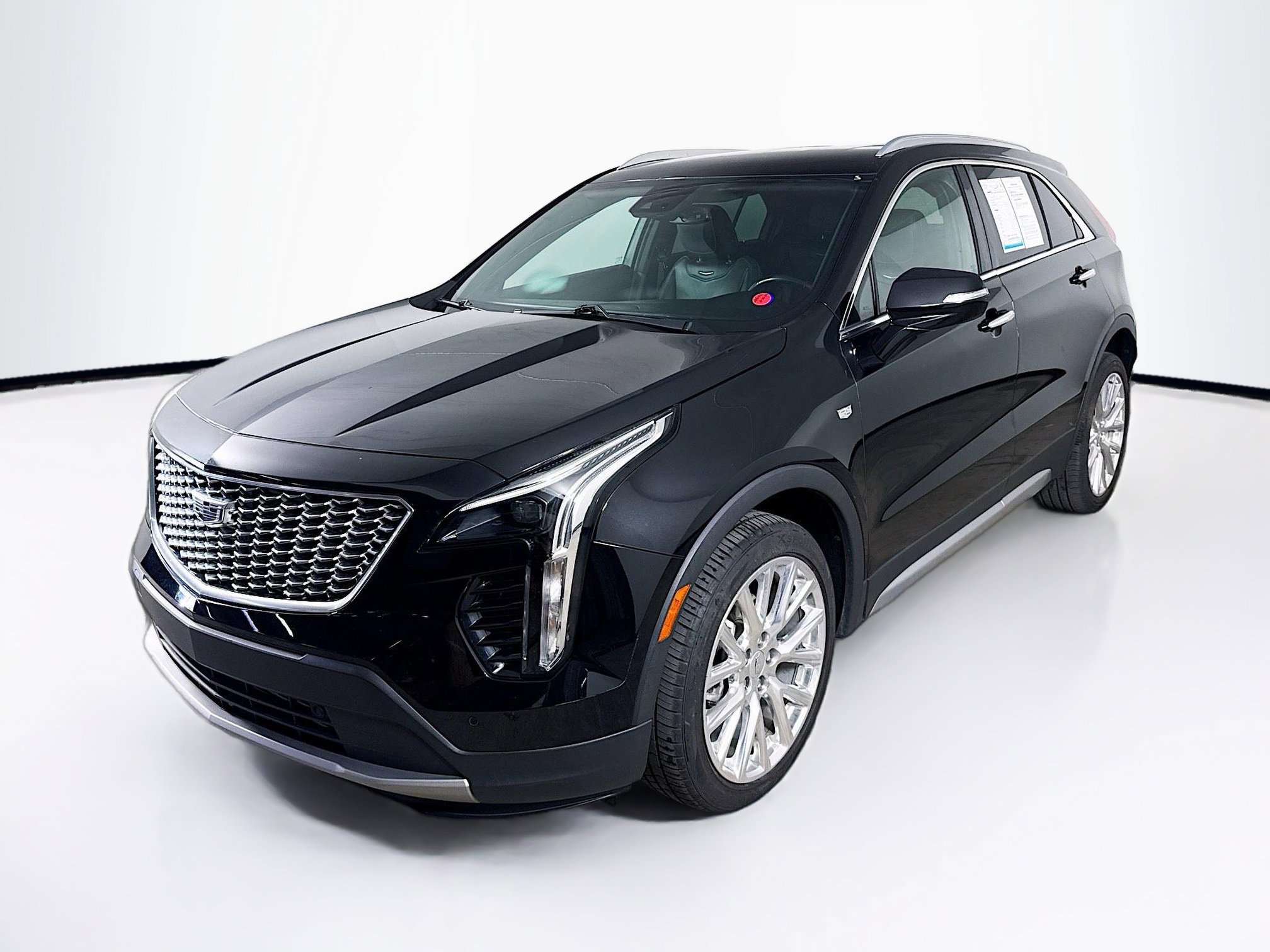 Used 2021 Cadillac XT4 Premium Luxury w/ LPO, Radiant Package image 4