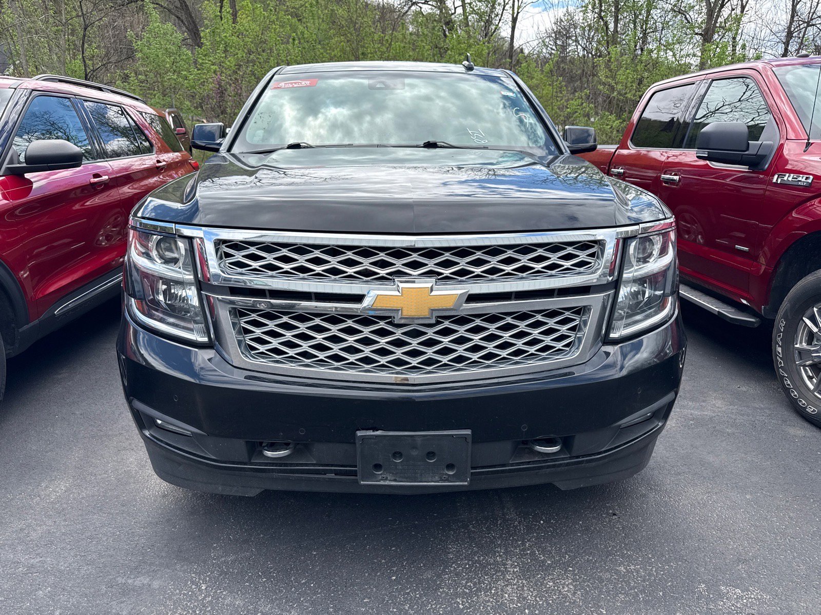 Used 2017 Chevrolet Suburban LT w/ LT Signature Package AWD/4WD image 2