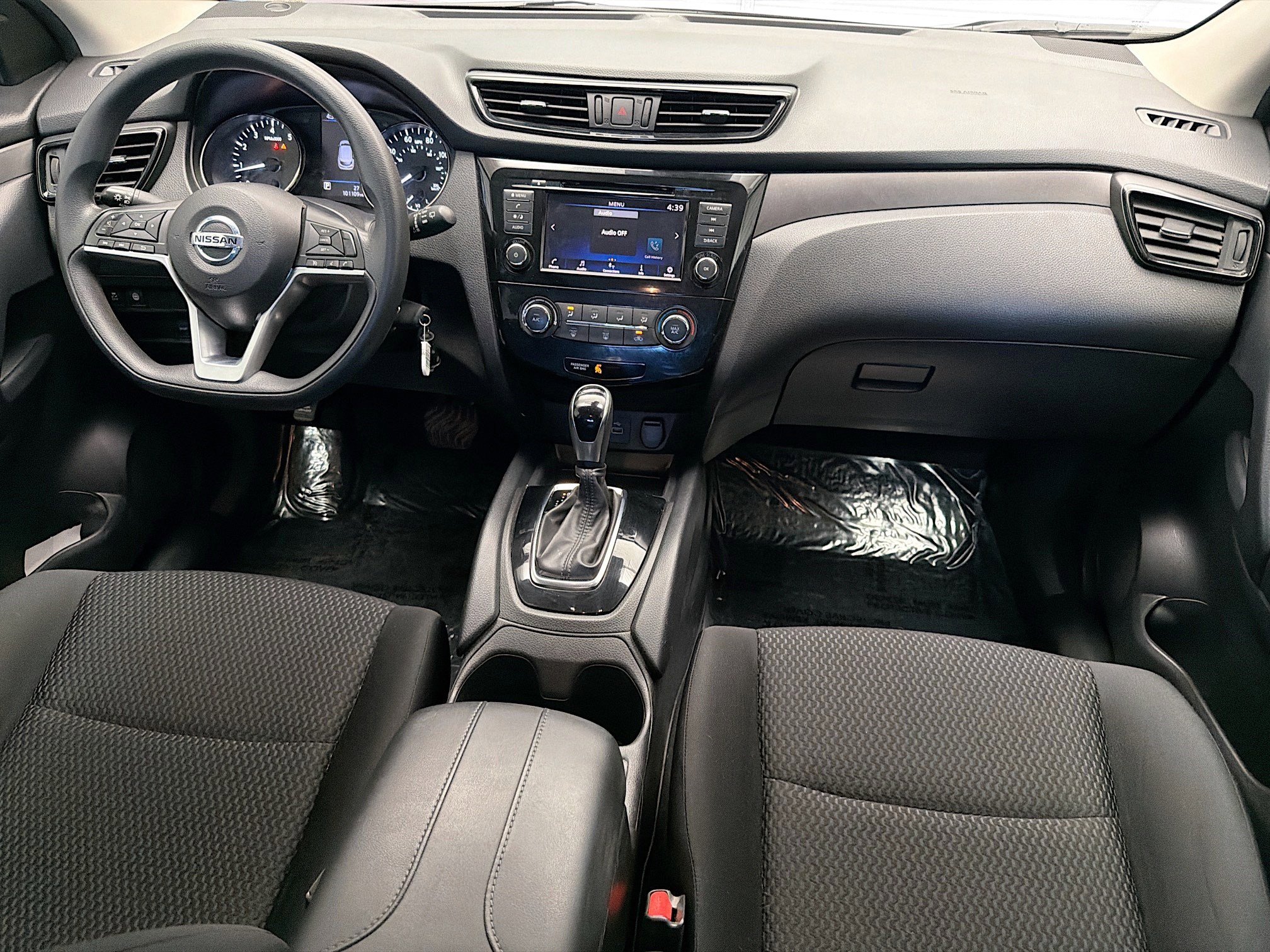 Used 2020 Nissan Rogue Sport S image 11