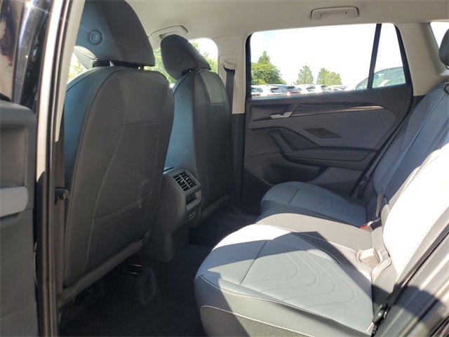 New 2025 Volkswagen Tiguan SE image 14