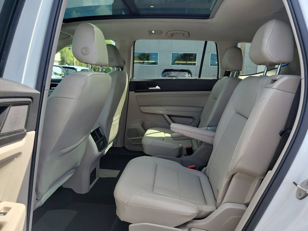 Used 2022 Volkswagen Atlas SE w/ Panoramic Sunroof Package FWD image 16