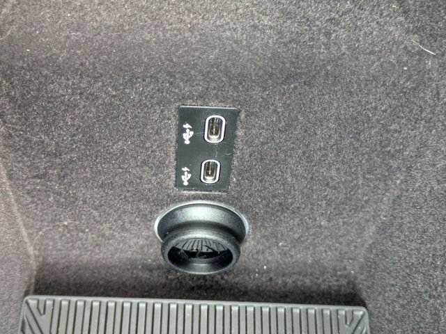 Used 2023 BMW 740i RWD image 23