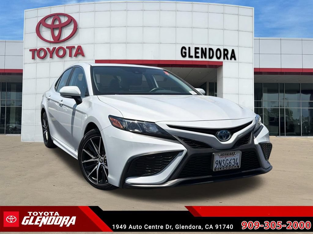 Certified 2022 Toyota Camry SE w/ Audio Upgrade Package FWD image 2