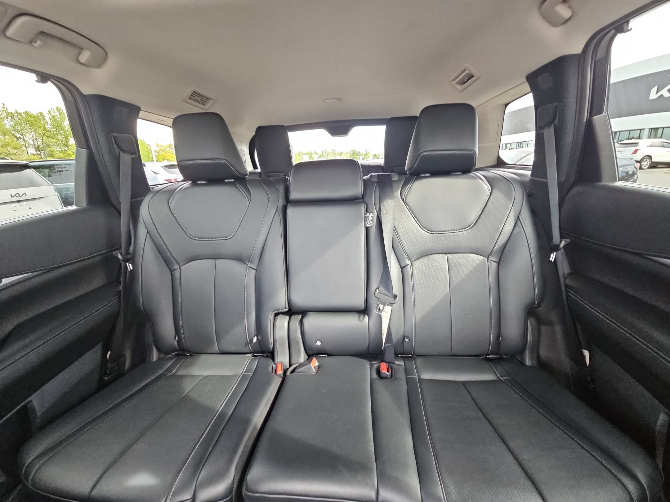 Used 2024 INFINITI QX60 Sensory w/ Vision Package AWD/4WD image 13