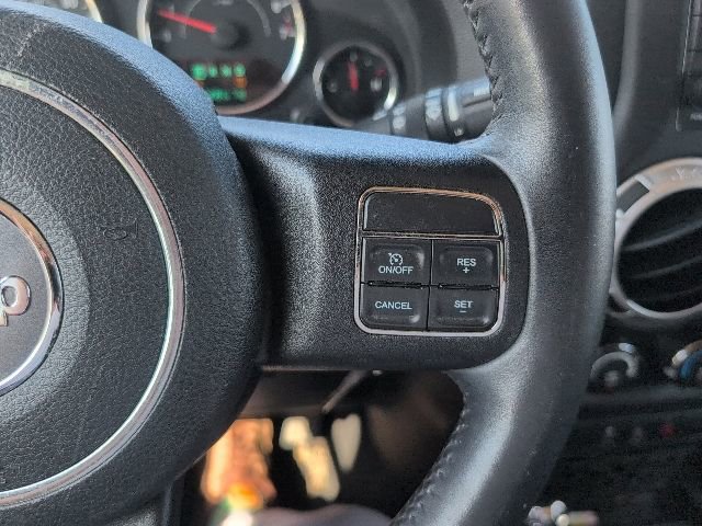 Used 2013 Jeep Wrangler Unlimited Sahara w/ Dual Top Group AWD/4WD image 14